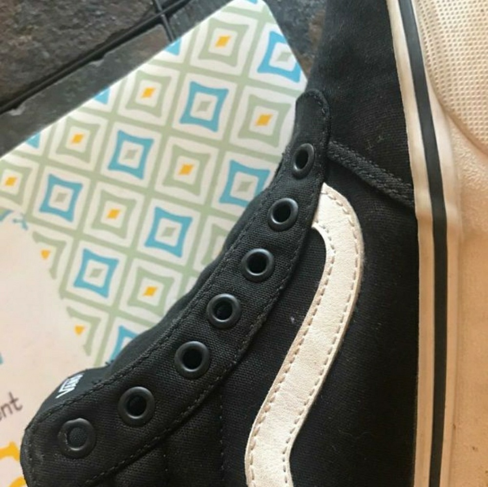 ***Womens Vans size 9.5***